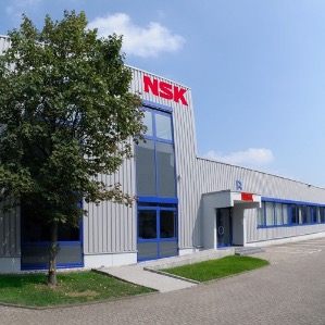 Компания NSK начала выпуск высокоскоростных миниатюрных шарико-винтовых пар